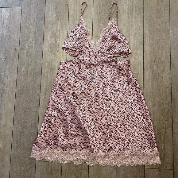 Victoria' Secret Vs Cutout Lace Satin Slip Lingerie - Picture 3 of 9